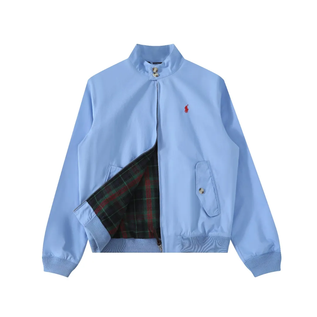 P350 #R23 Ralph Lauren polo white lily contract men's and women's old money style old cadre stand collar workwear Harrington jacket item number RL12020 The fabric has a double-layer shin feel and is full of weight! It's not as heavy as a regular jacket, and the ordinary cotton material feels really different. This one is super comfortable, soft and stylish, and has a green plaid interior that has a retro movie fashion feel! The fit is loose but not baggy. The size is just right and not too picky. The dropped shoulder design modifies the shoulder shape without making it look bulky. This silhouette is a style that will never go out of style after being worn for a long time. The upper body is also very durable and recognizable. The loose and reasonable fit can be worn by both men and women, making it easy to create a clean and refreshing youthful look. The embroidery on the chest is all German Oman embroidery fiber with original data. The embroidery process is very particular about using Japanese Tajima machines to ensure exquisite three-dimensional embroidery. That is what I said is different from the ones on the market. The workmanship is loose and can be used by boys and girls!! Color: Black Khaki Navy Blue Army Green Light Blue Size: M L XL XXL Length: 68/70/72/74 Bust: 122/126/130/134 Shoulder width: 53/54/55/56 Sleeve length: 65/66/67/68